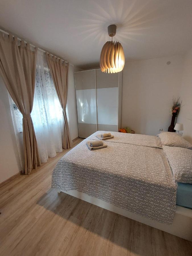 Apartments Sara Novigrad Istria Exterior foto