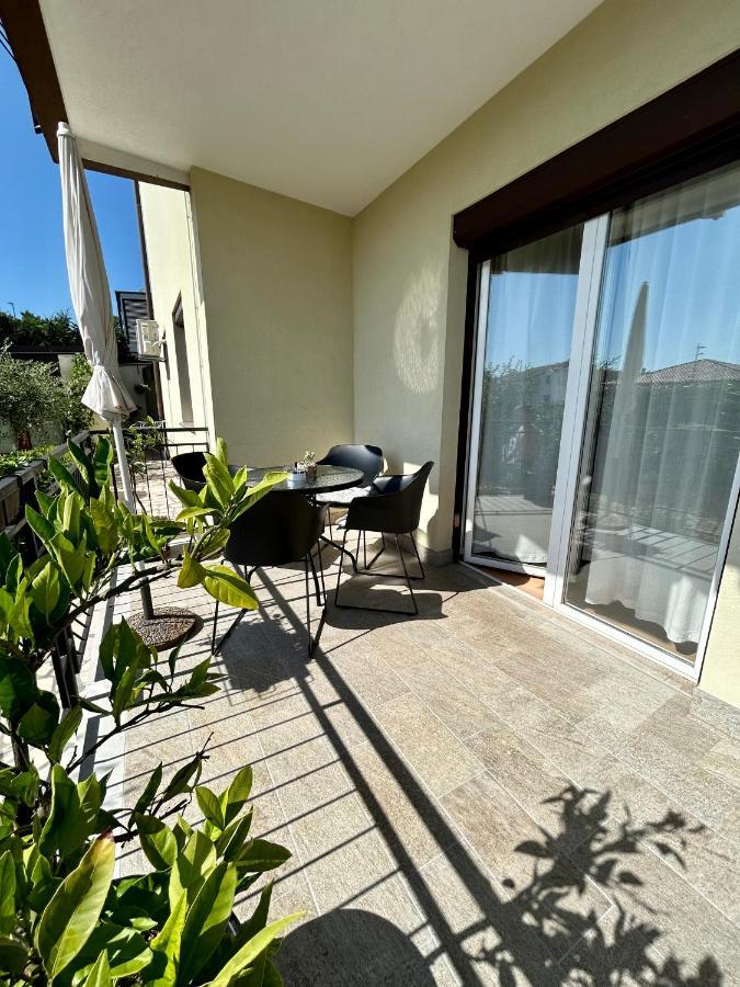 Apartments Sara Novigrad Istria Exterior foto