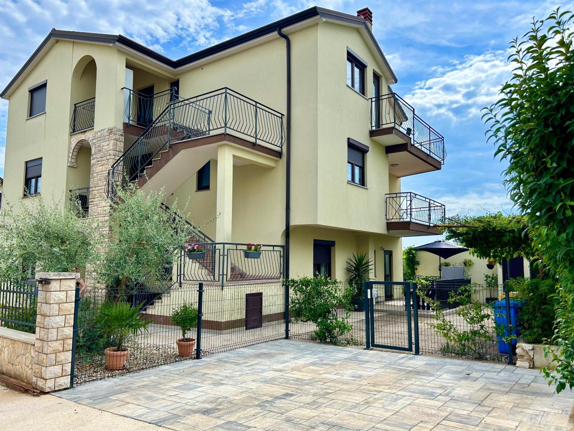Apartments Sara Novigrad Istria Exterior foto